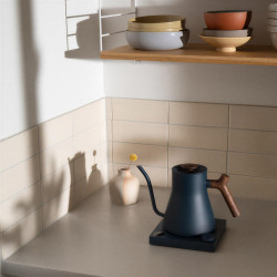 Fellow Stagg EKG PRO stone blue + walnut | Elkedel Gooseneck