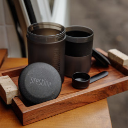 Wacaco Prestina (coal black) – en bærbar kaffebrygger